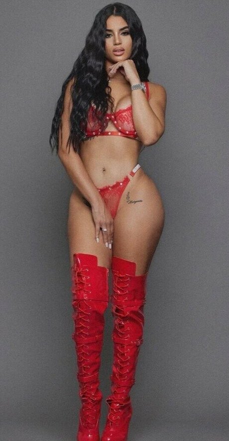 Eliane Soto model perfect pictures