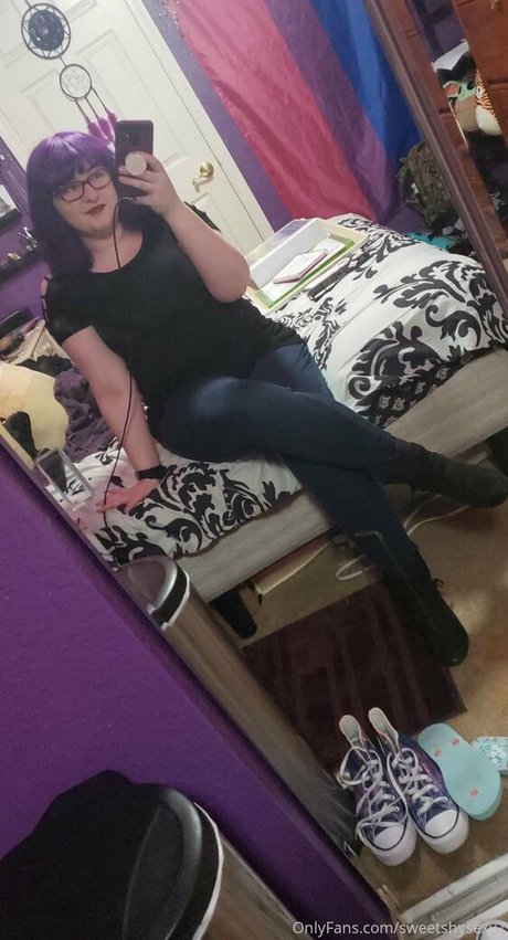 sweetshysexy7 model top pictures