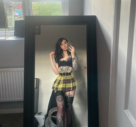 Em camp bell pretty actress archive