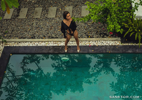 curvy lesbian onlyfans adult photos