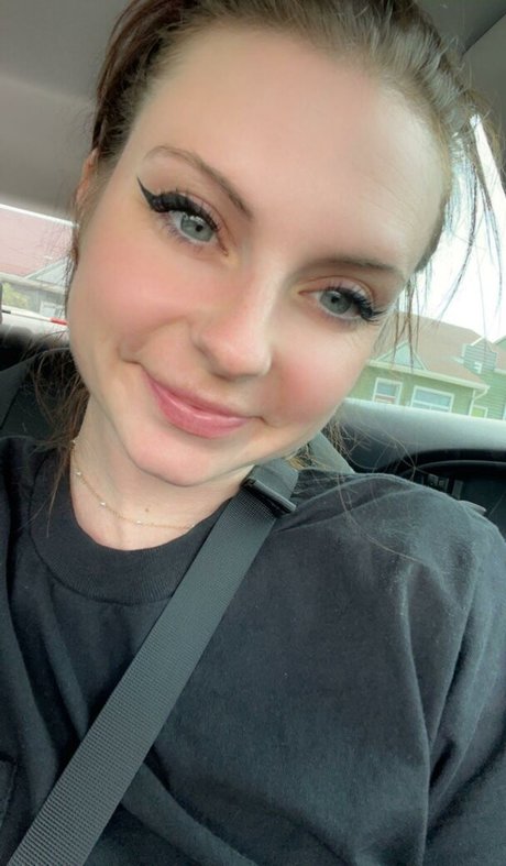 lightskin onlyfans nude pic