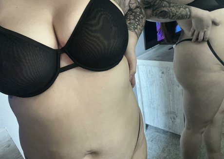 Arizona Angel model nude img