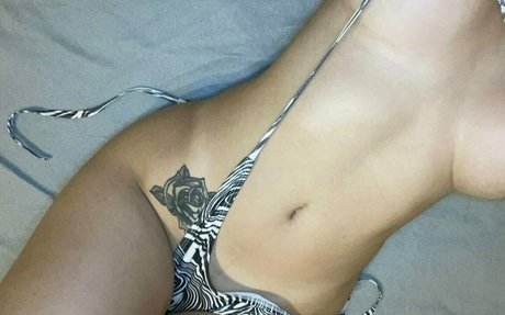 milanlove21 erotic model galleries