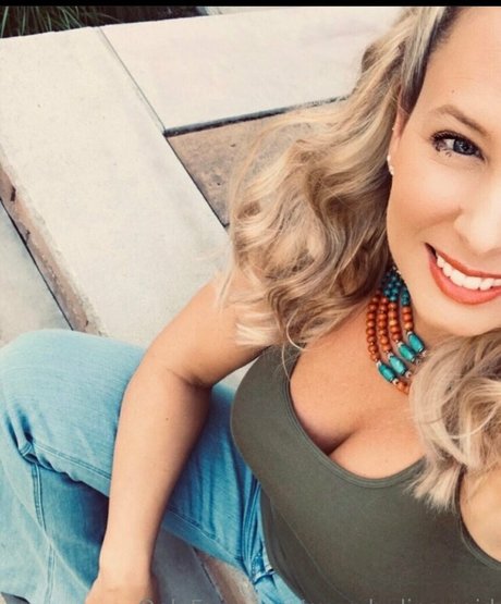 my ruby lips paid model nudes gallery