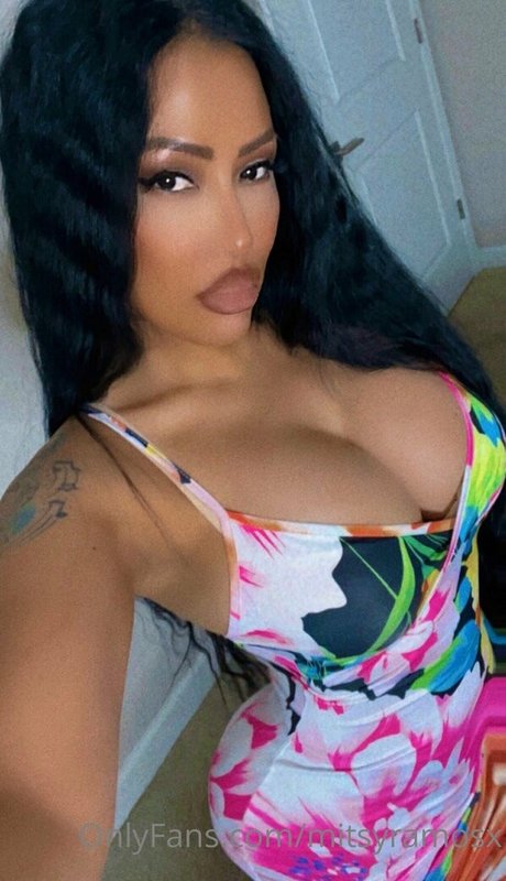 mitsyramosx naked model images