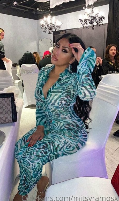 mitsyramosx sex model photo