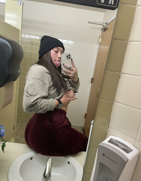 hairy legs onlyfans hot xxx pic