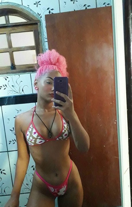 tthays 7 star nude pic