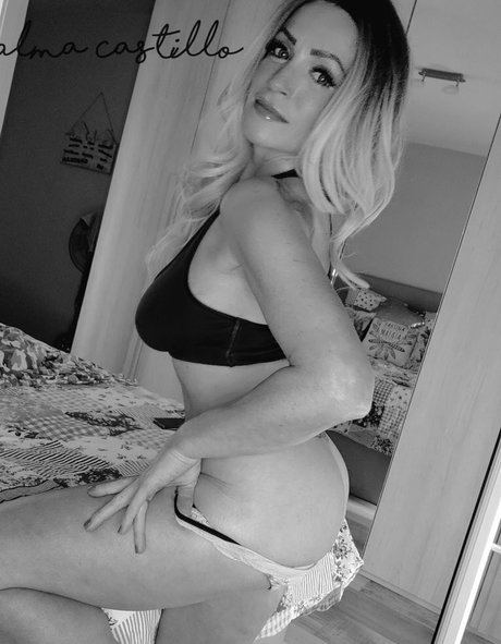Alma Castillo porn model photos