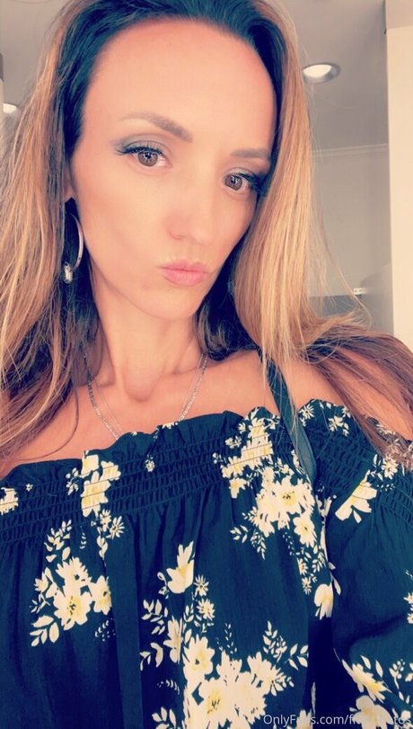 itssexykelly naked pornstar pic