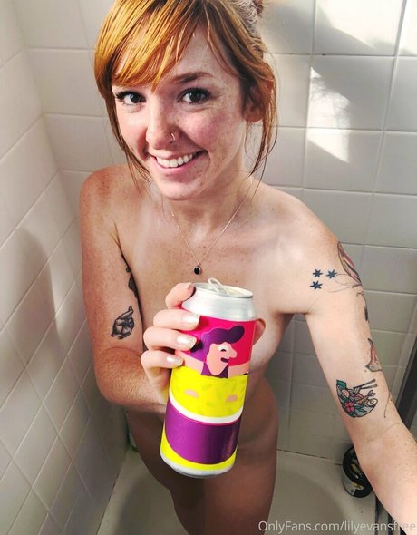 lilyevansfree high quality actress photo