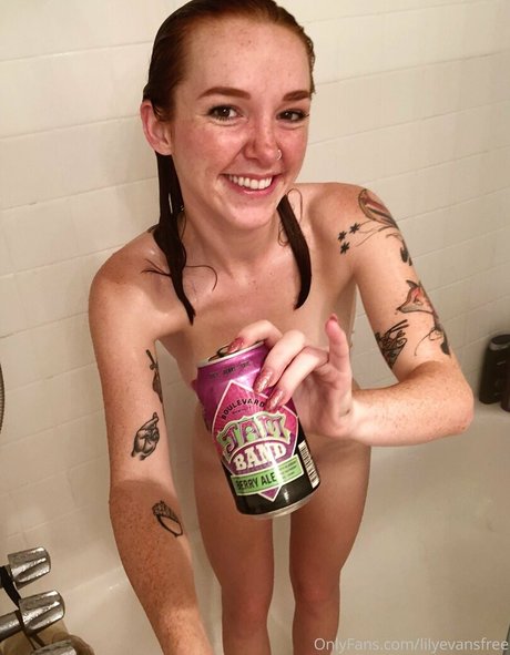 lilyevansfree nude pornstar img