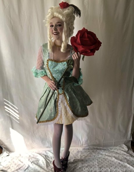 lilyevansfree pretty actress picture