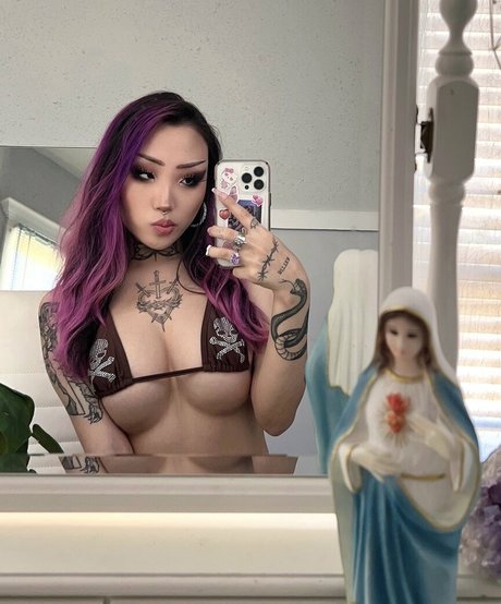 avaunt nudes model photo