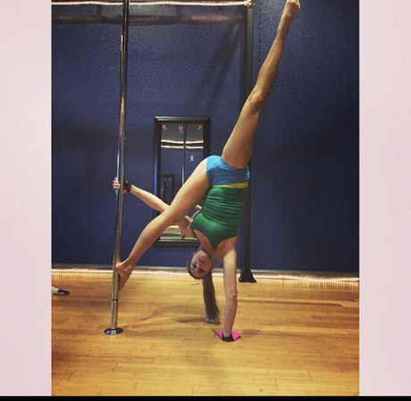 Kelly Young sexy star photos