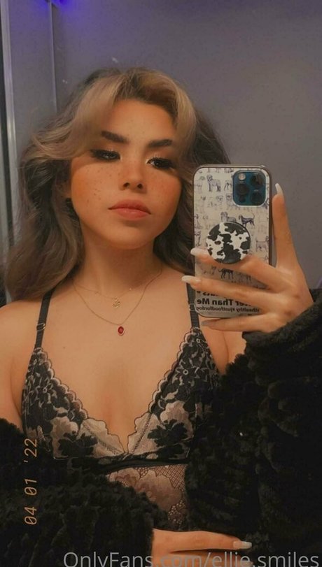 Geminisavy sexy actress image