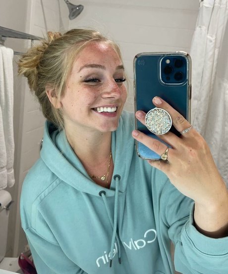 milf handjob onlyfans pornographic images