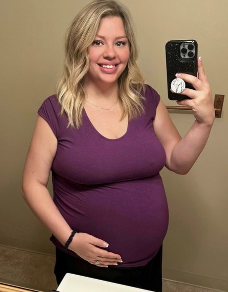 FefeCoco high quality actress picture