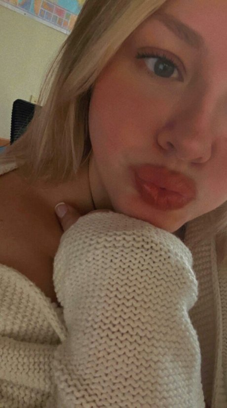 FefeCoco model top images