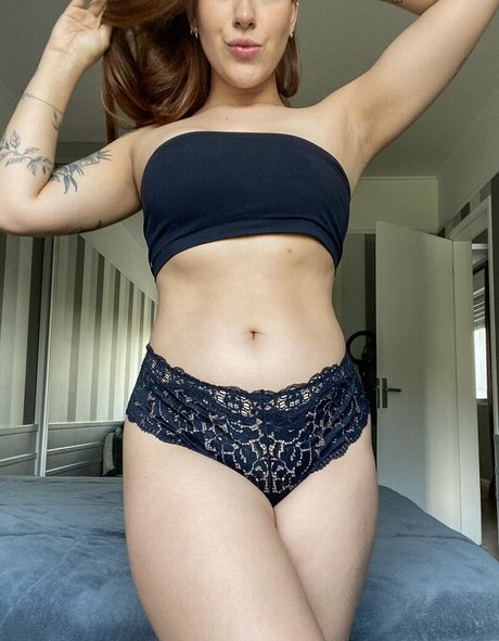 Sweet Mila xxx model gallery