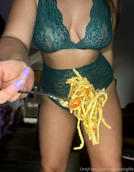 brookesbiglife hot pornstar pics