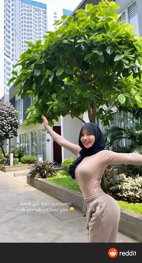 oklinfia pornographic model pictures