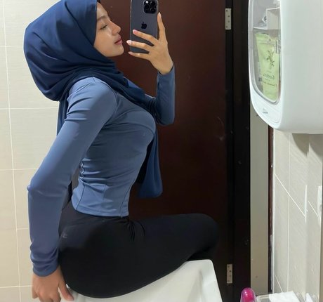 oklinfia pretty pornstar images