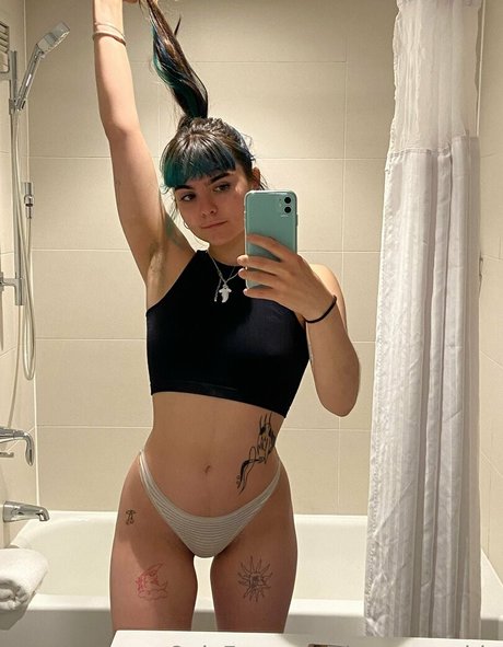 ines capable hot actress pictures