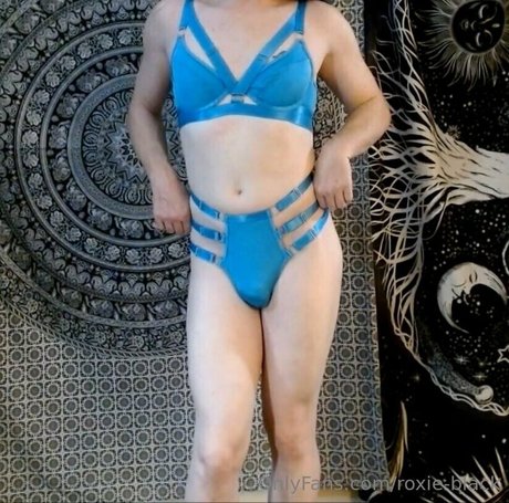 roxie black adult model pictures