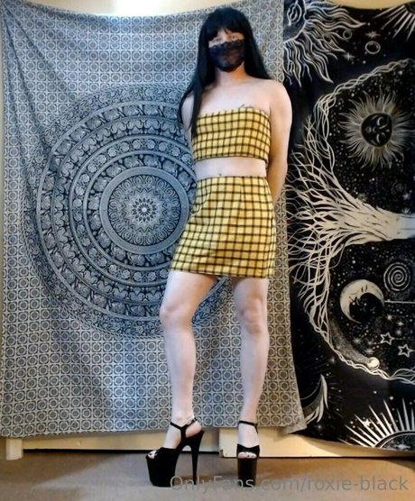 roxie black high quality actress pictures