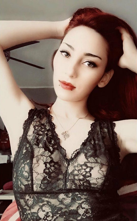 freyanillinht nude actress pics