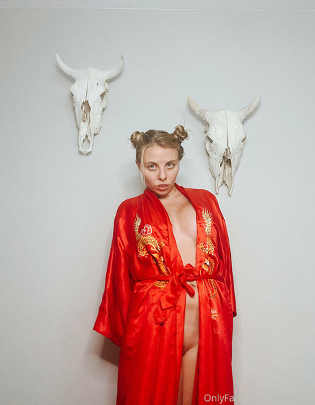 leeloo luv pretty actress gallery