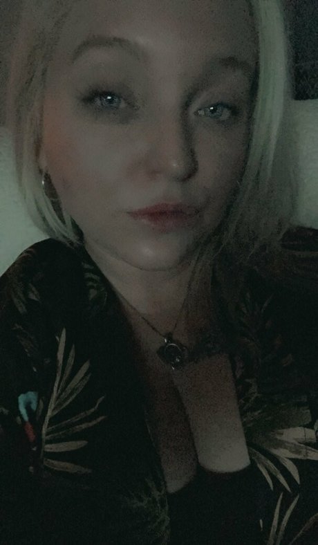 mommithiccc star exclusive pictures