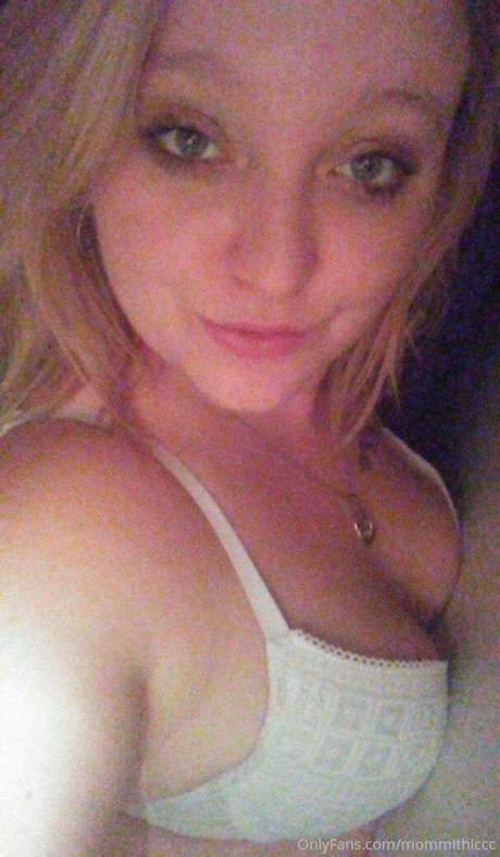 mommithiccc top star img
