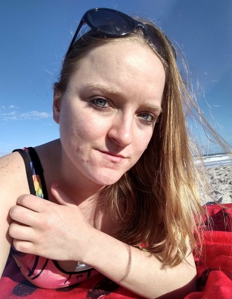 aprilrose1992 naked actress img