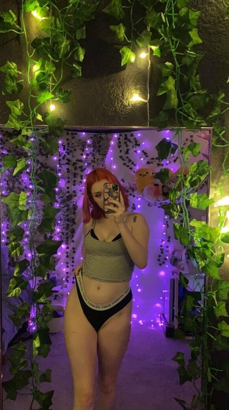 shaved onlyfans hot pic