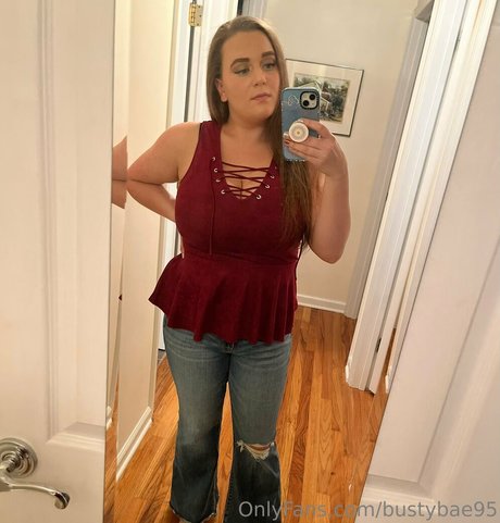 Bustybae95 model hd image