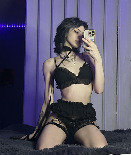 Flutterow art actress image