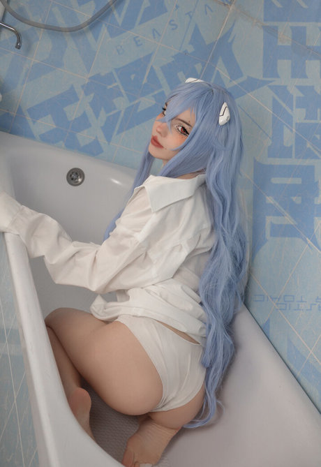 Flutterow model naked gallery