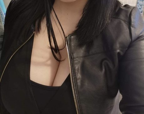 NextDoorQueen Profile