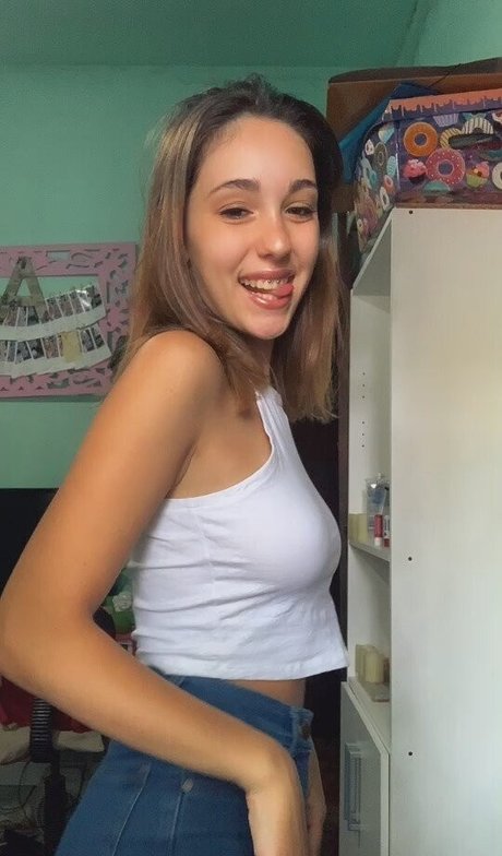 agusdigri star hot pics