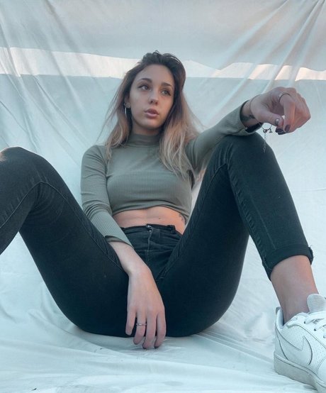 agusdigri star xxx img