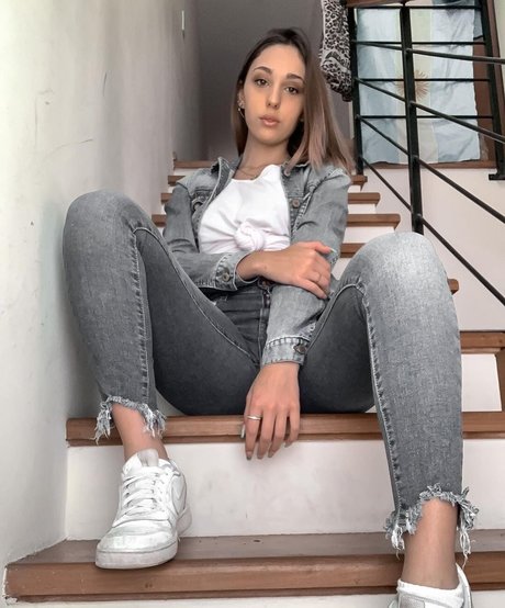 agusdigri beautiful actress gallery