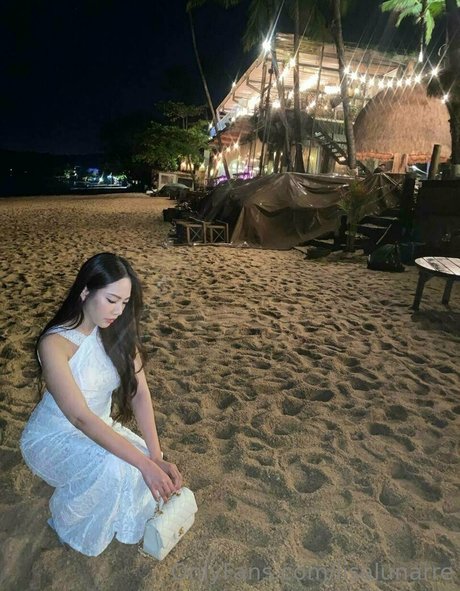 lisalunarre model exclusive gallery