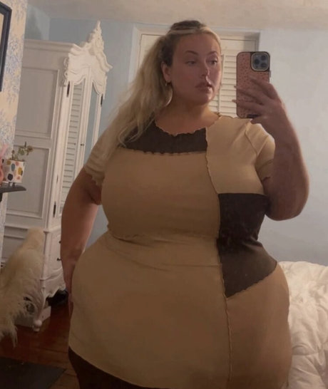 juiceefruitee sexy actress image