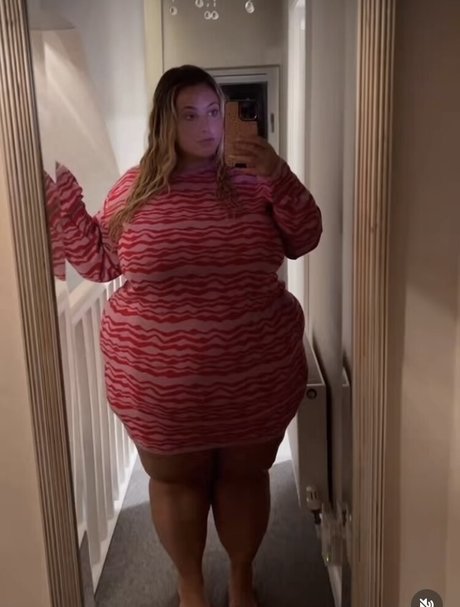 juiceefruitee nudes model image