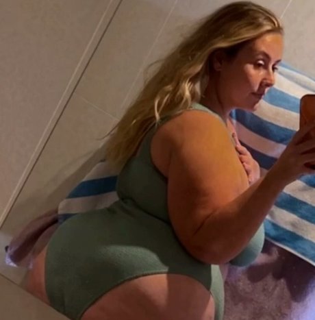 juiceefruitee pornographic actress pic