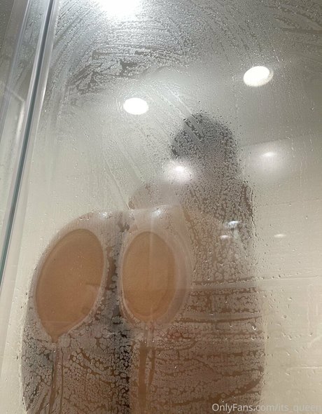 its queen pretty star image