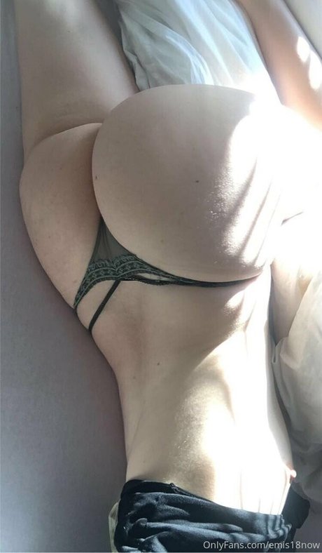 emis18now perfect actress photo