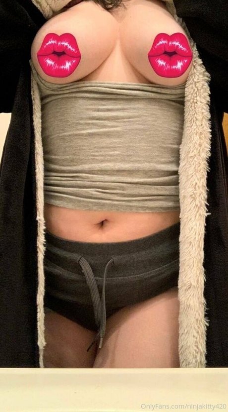 ninjakitty420 pornstar naked pics